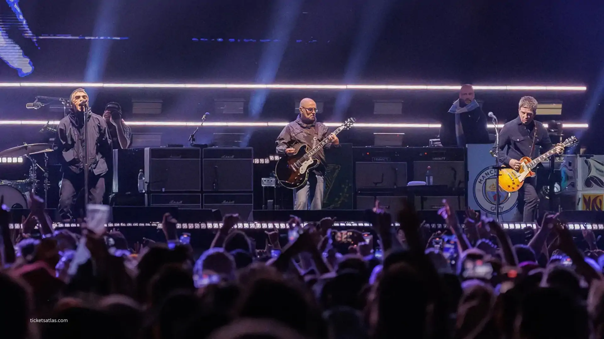 Paul Arthurs Live on Oasis Stage