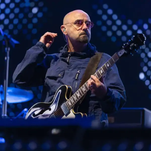 Paul Arthurs Live